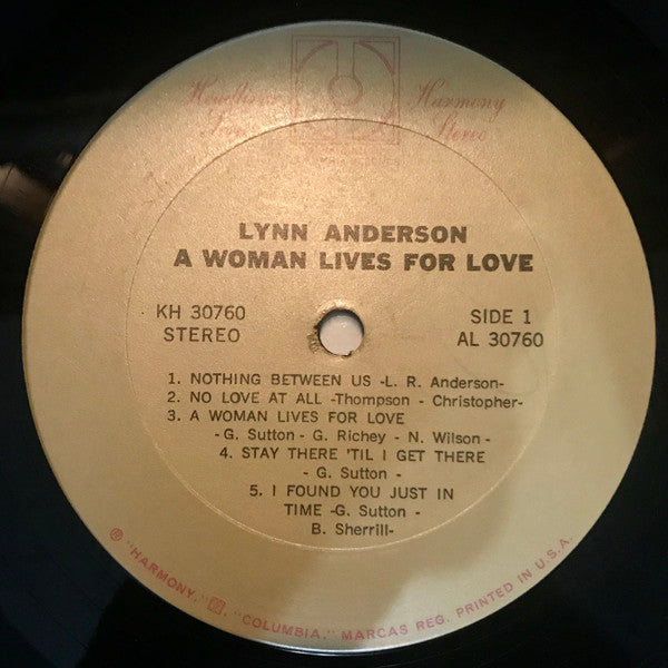 Lynn Anderson - A Woman Lives For Love