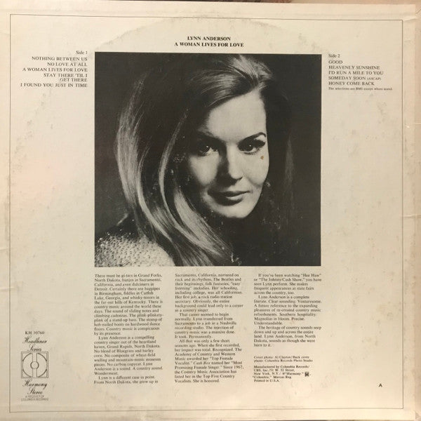 Lynn Anderson - A Woman Lives For Love